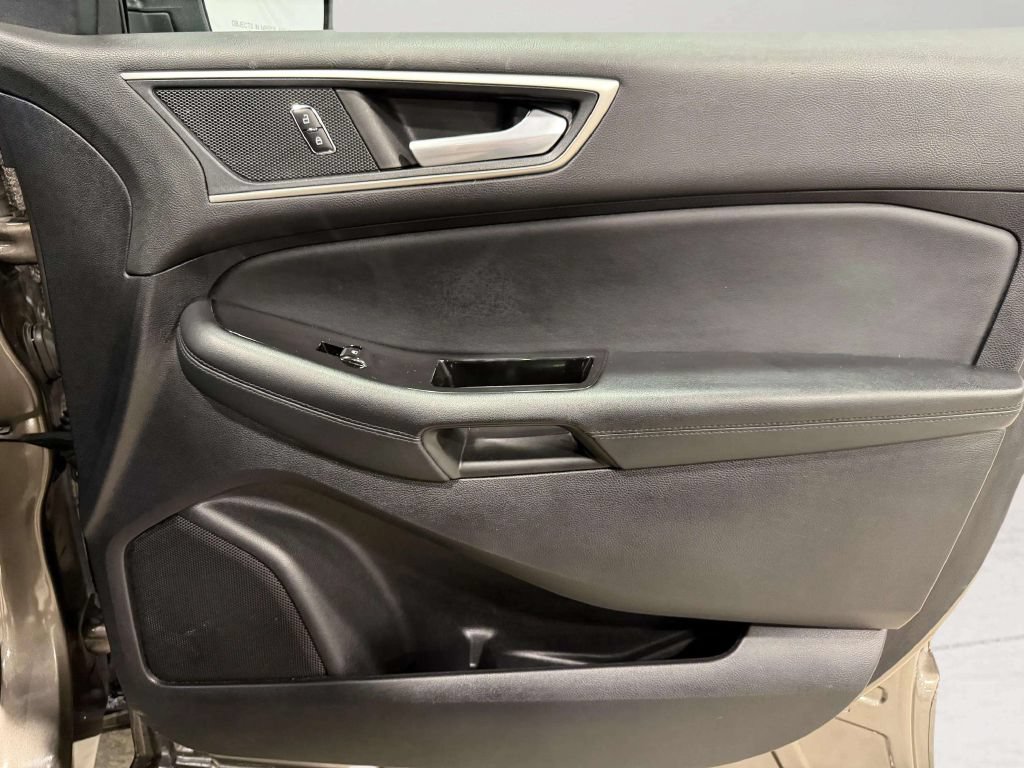 Used 2019 Ford Edge SEL w/ Equipment Group 201A AWD/4WD image 29