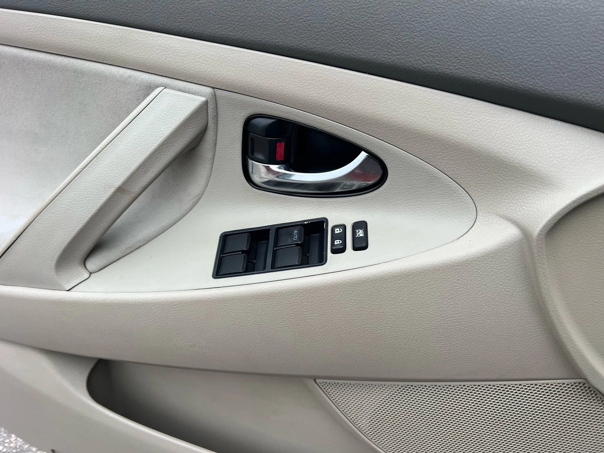 Used 2009 Toyota Camry LE image 14