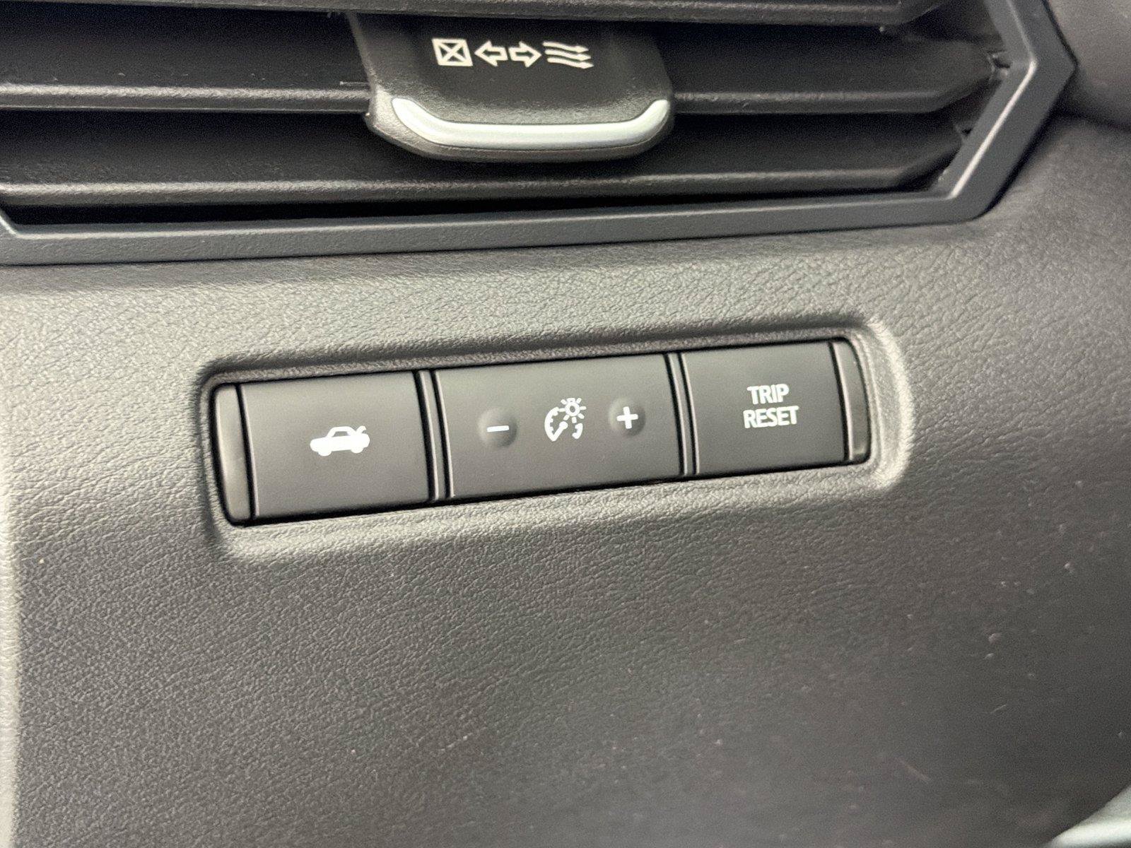 Used 2025 Nissan Altima 2.5 SV FWD image 29