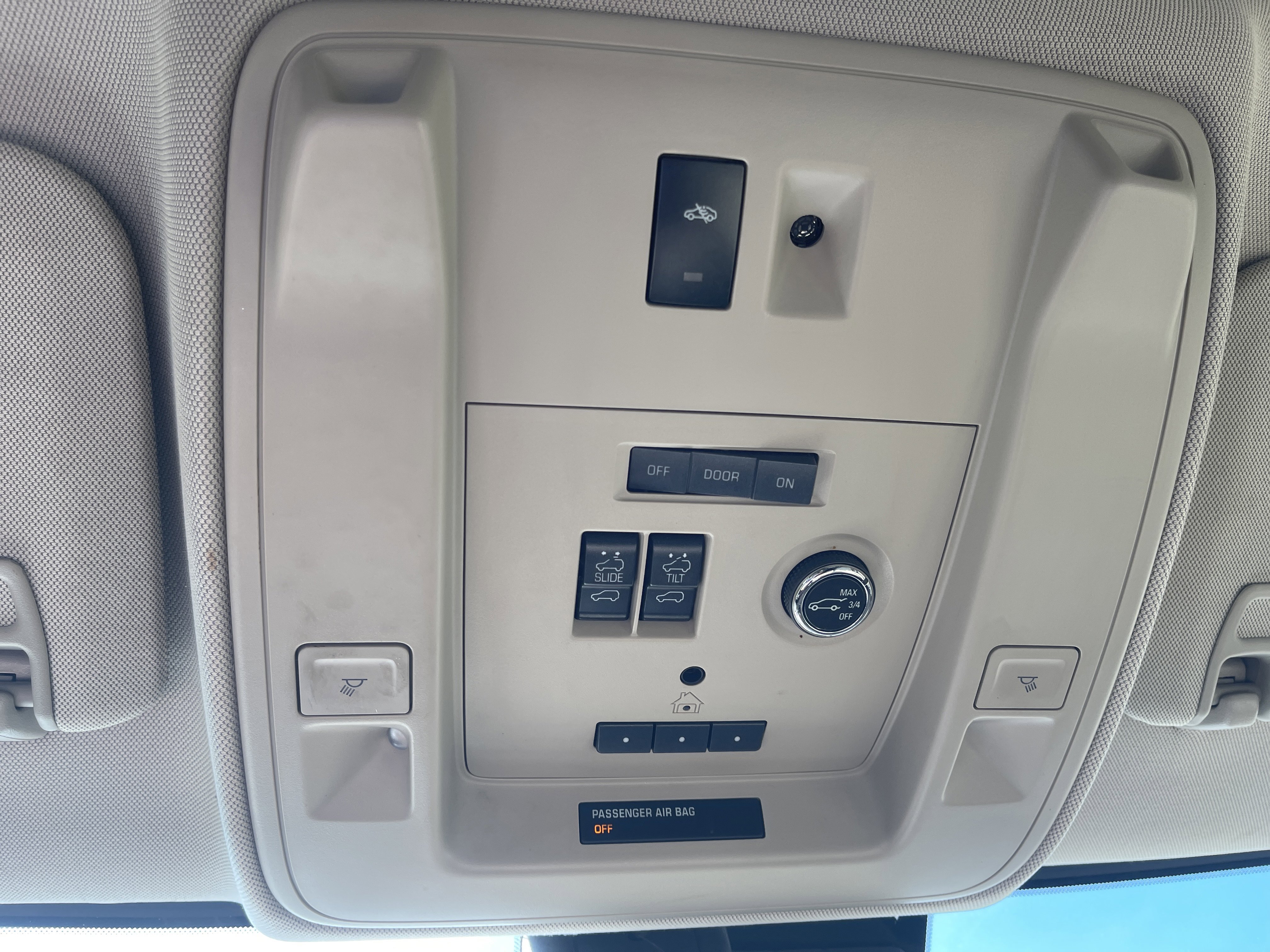 Used 2018 GMC Yukon Denali w/ Open Road Package image 32