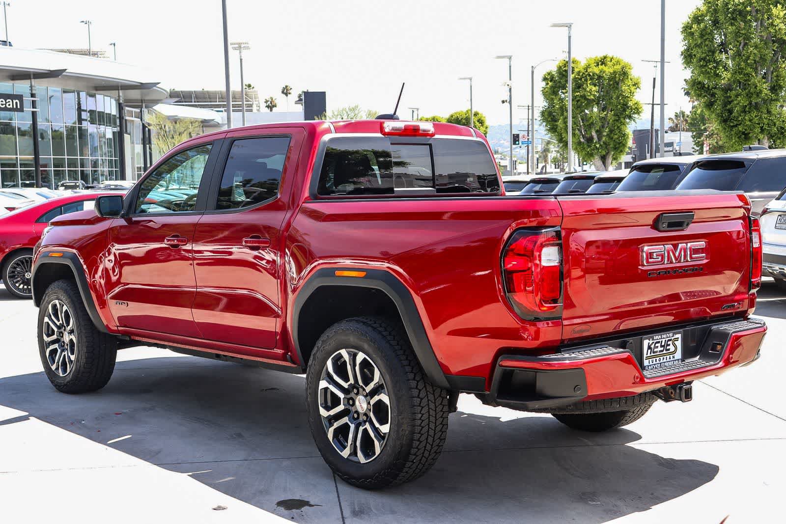 Used 2024 GMC Canyon AT4 w/ Canyon Safety Plus Package AWD/4WD image 2
