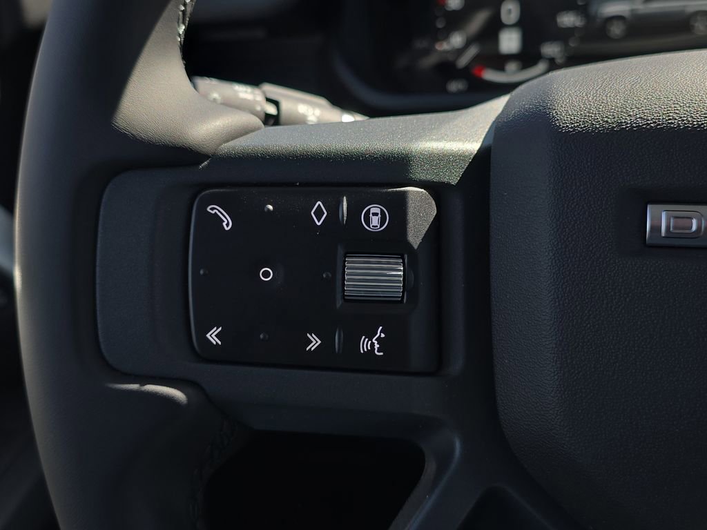 New 2026 Land Rover Defender 110 X-Dynamic SE image 16