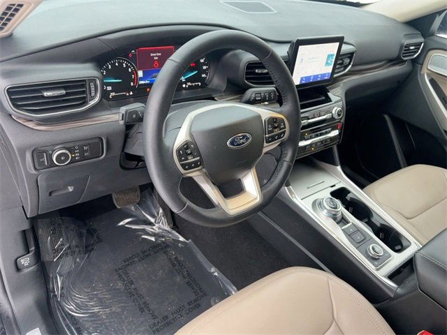 Used 2023 Ford Explorer Limited image 11