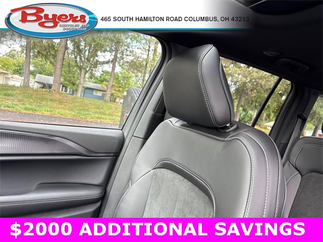 New 2025 Jeep Grand Cherokee Altitude image 25