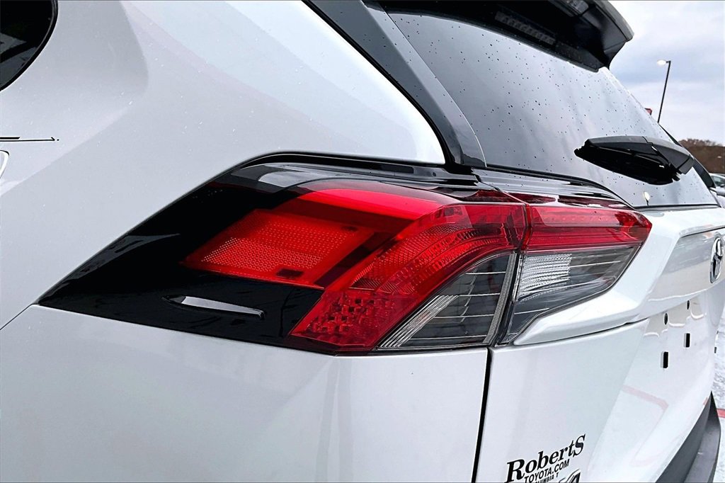 Used 2023 Toyota RAV4 XLE Premium image 20