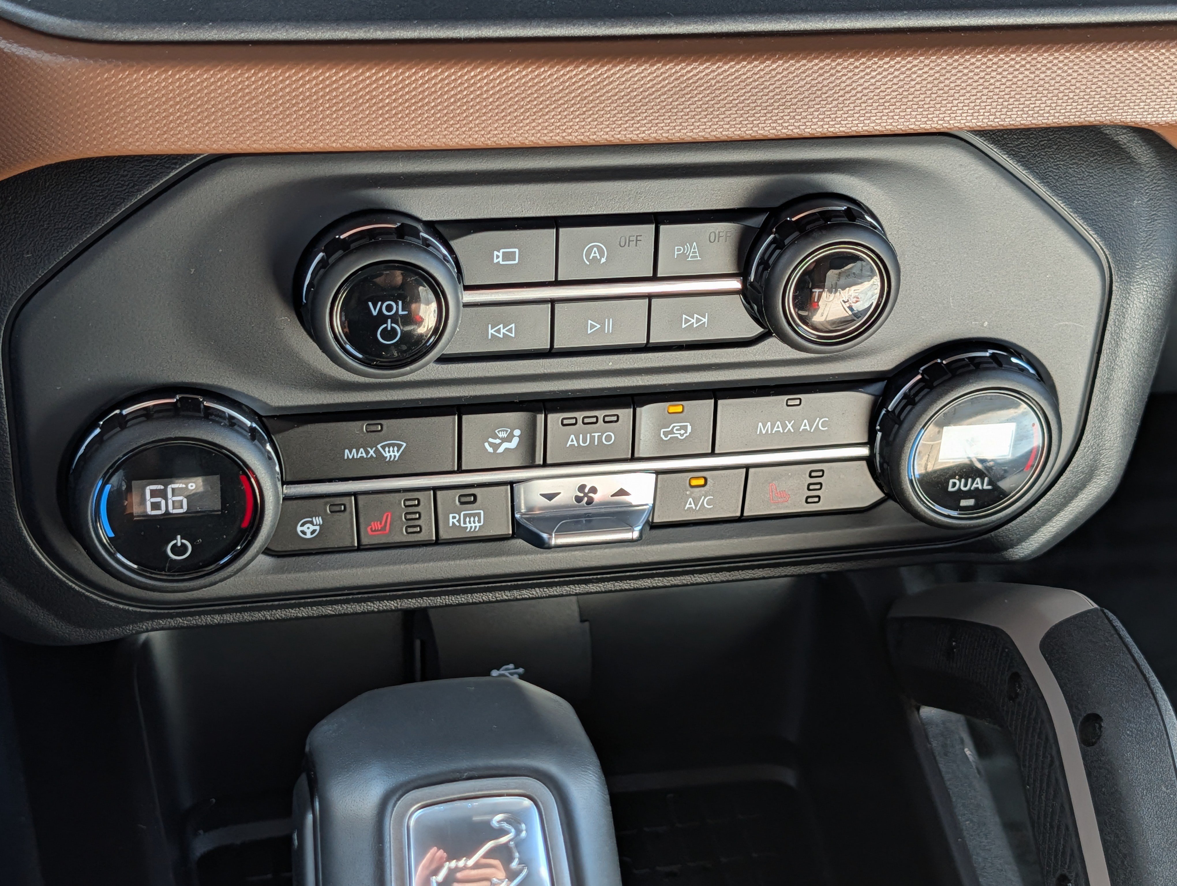 Used 2024 Ford Bronco Outer Banks AWD/4WD image 23