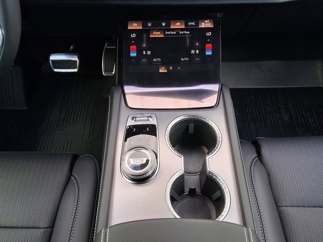 New 2026 Cadillac Vistiq Luxury w/ LPO, Floor Liner Package image 15