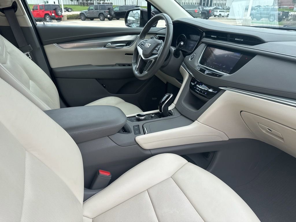 Used 2020 Cadillac XT5 Premium Luxury image 22