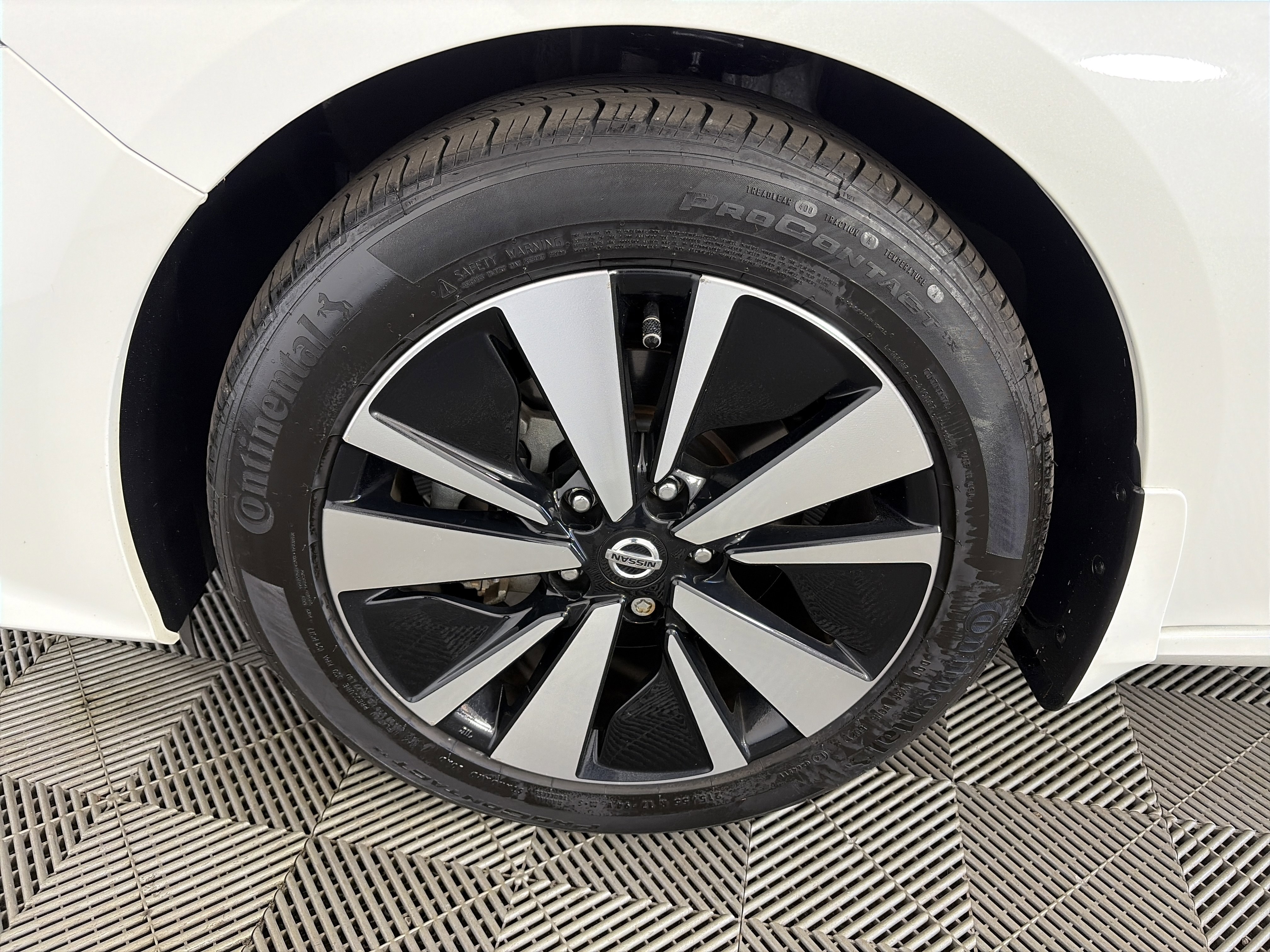 Used 2022 Nissan Altima 2.5 SV w/ SV Premium Package FWD image 13