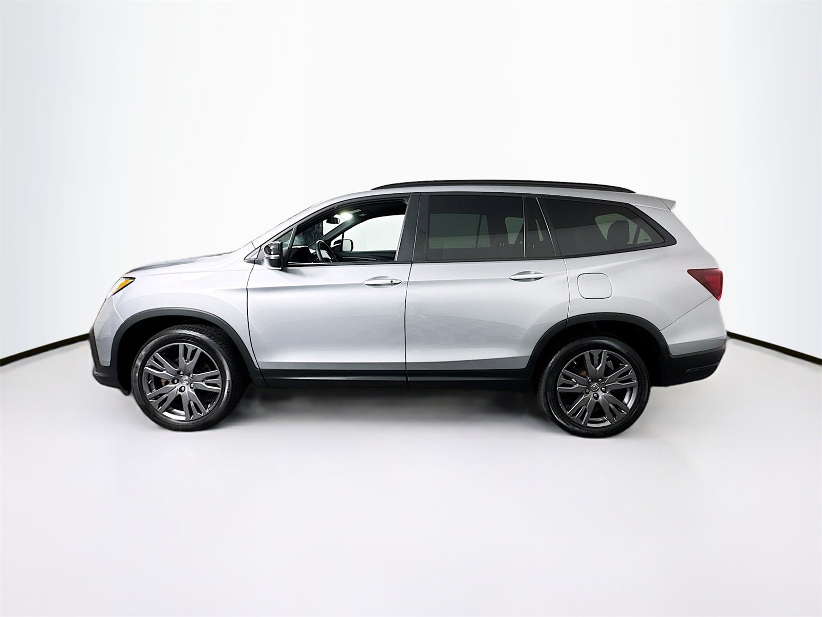 Used 2022 Honda Pilot Sport image 3
