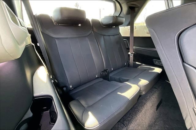 Used 2024 Land Rover Range Rover Long Wheelbase SE AWD/4WD image 29