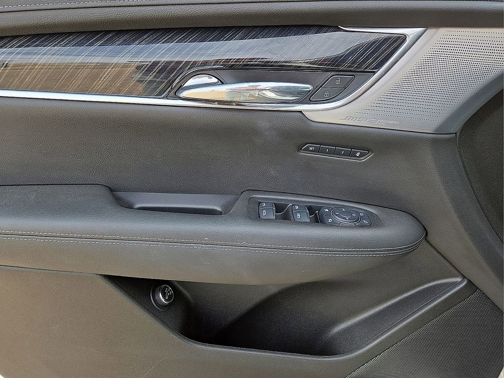 Used 2023 Cadillac XT6 Premium Luxury image 21