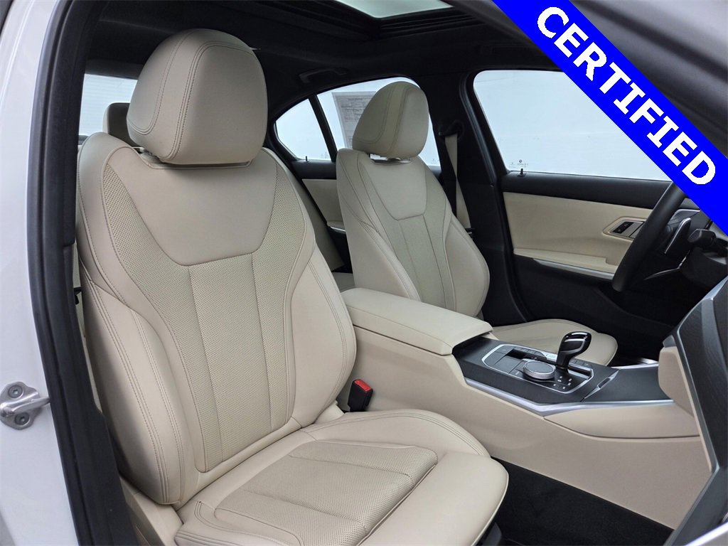 Used 2022 BMW 330i Sedan w/ Driving Assistance Package image 11