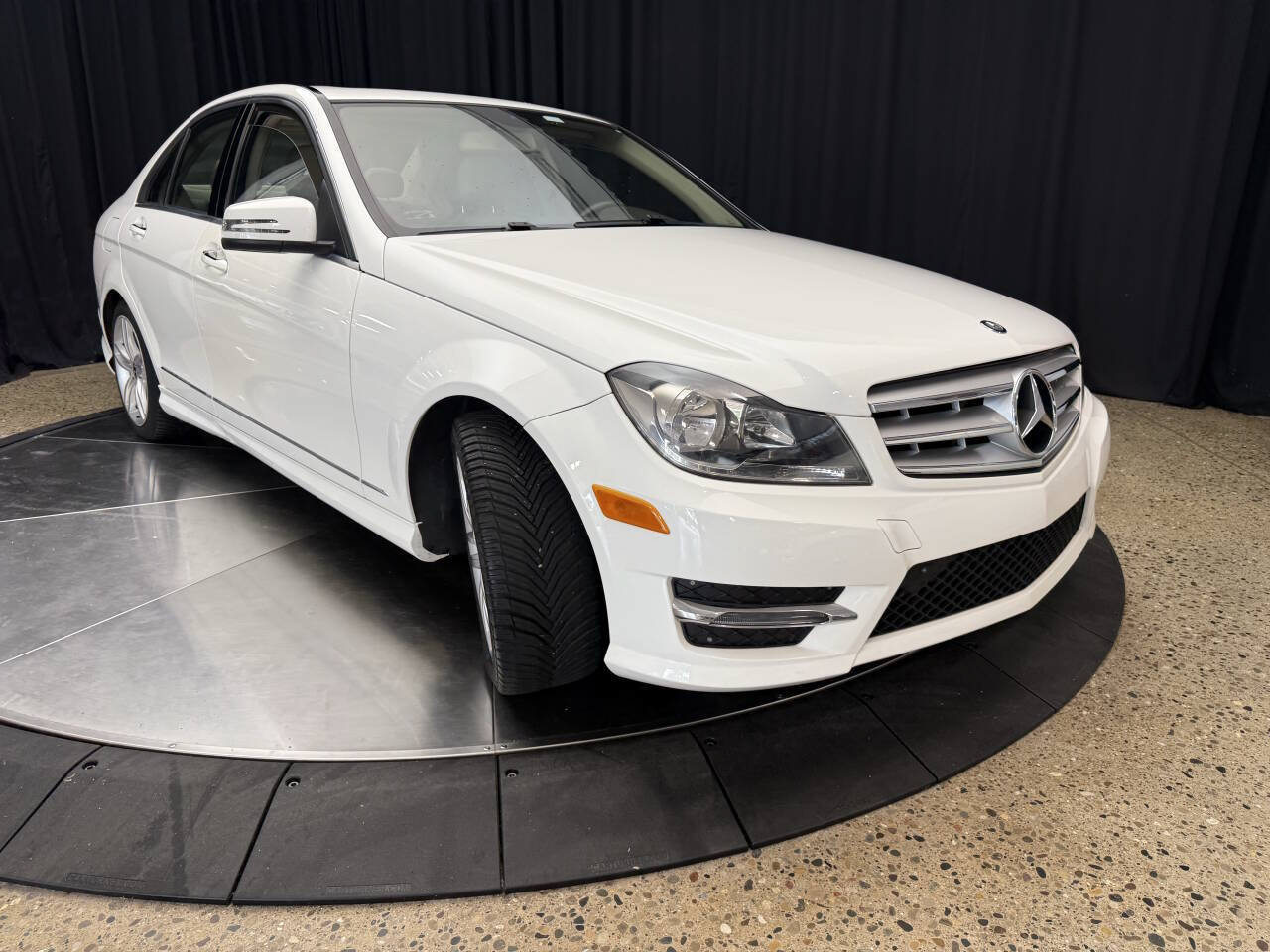 Used 2013 Mercedes-Benz C 250 Sedan image 12