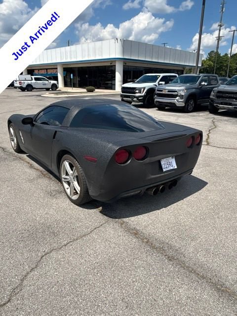 Used 2010 Chevrolet Corvette Coupe w/ 1LT RWD image 4