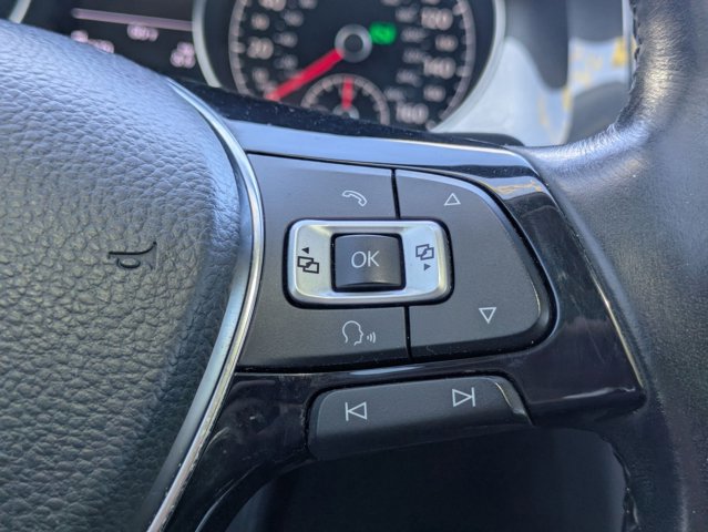 Used 2018 Volkswagen Golf SE image 13