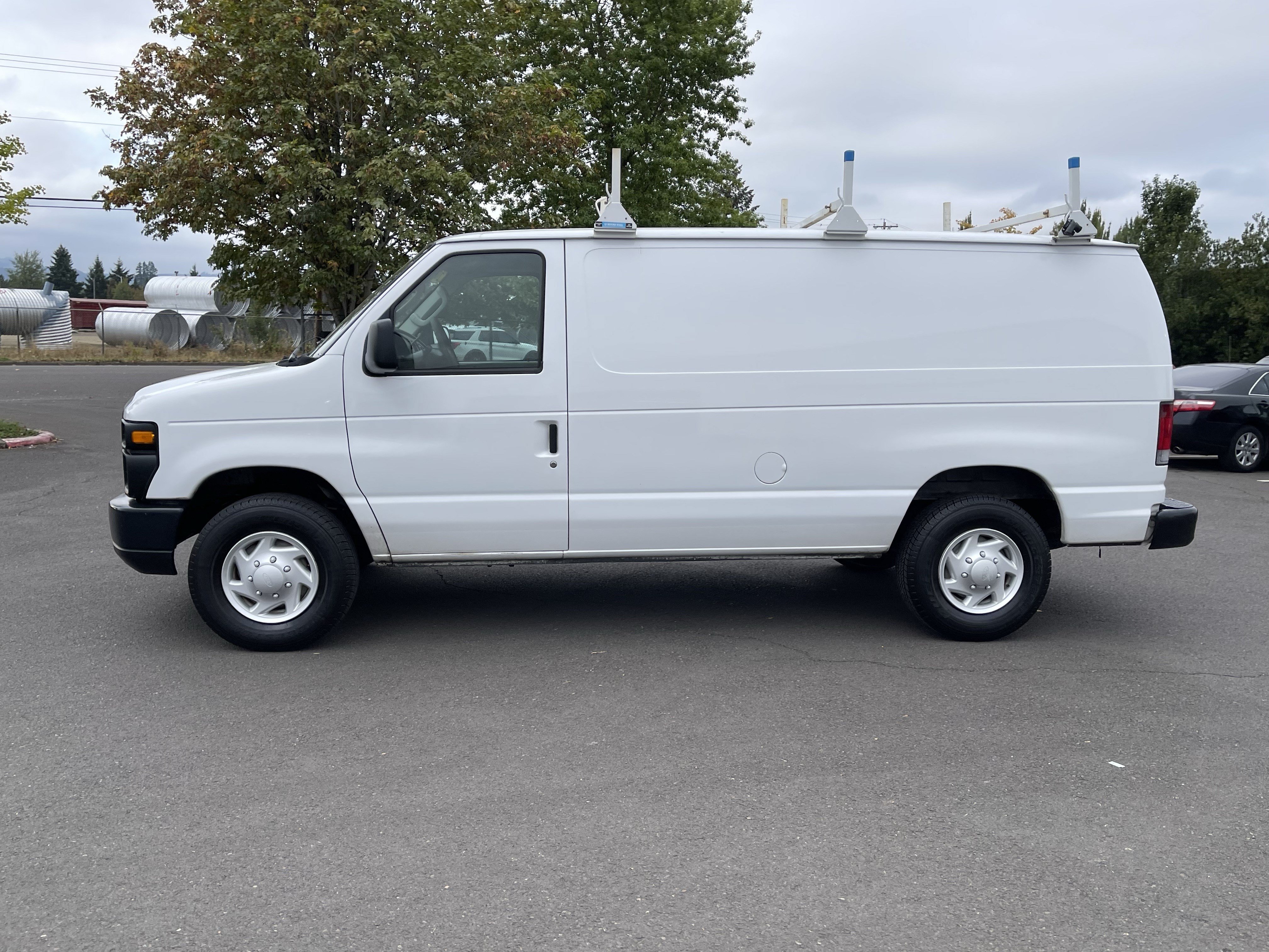 Used 2008 Ford E-250 and Econoline 250 RWD image 2