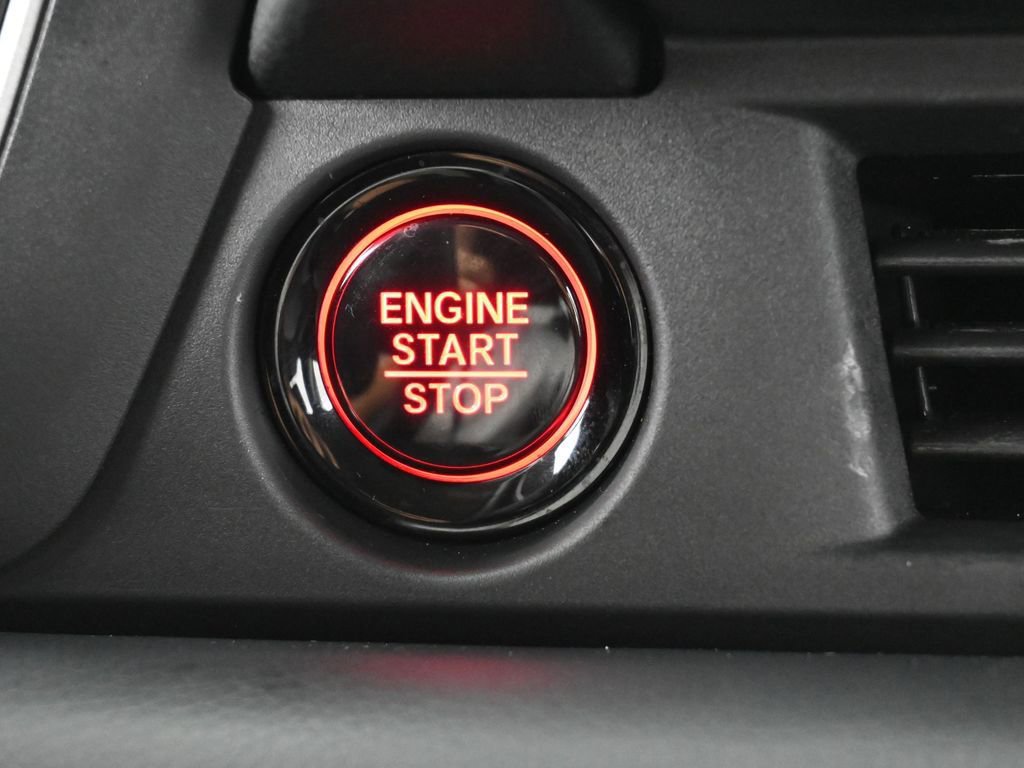 Used 2025 Honda Pilot EX-L image 33