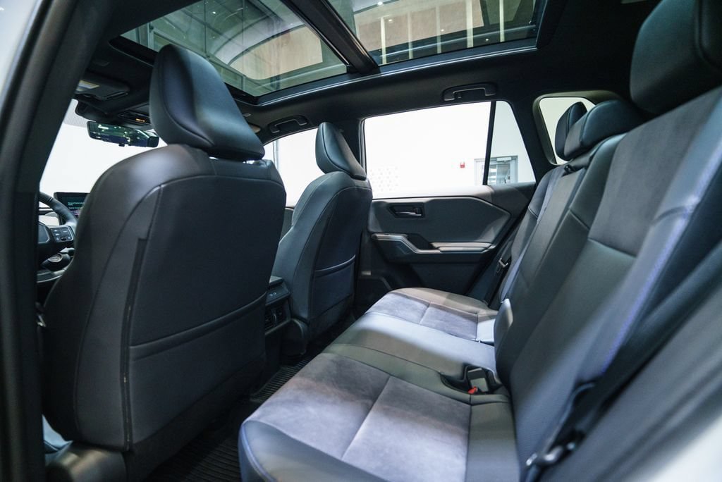 Used 2025 Toyota Grand Highlander AWD image 41