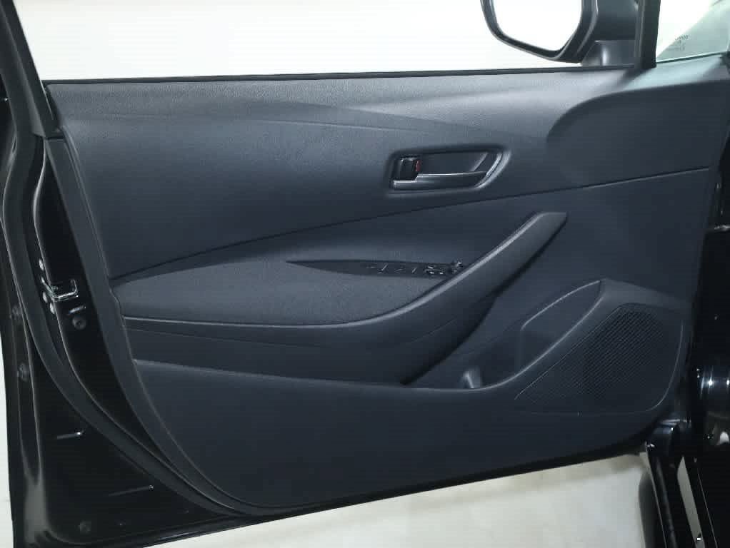 Certified 2025 Toyota Corolla LE FWD image 15