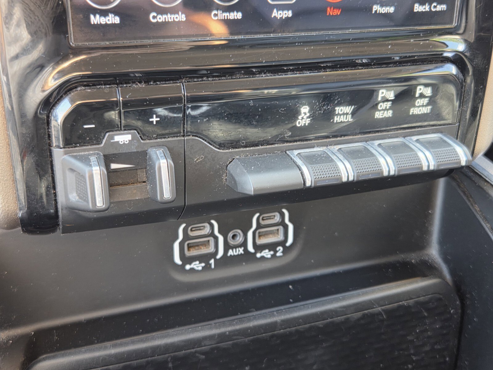Used 2020 RAM 1500 Laramie RWD image 28
