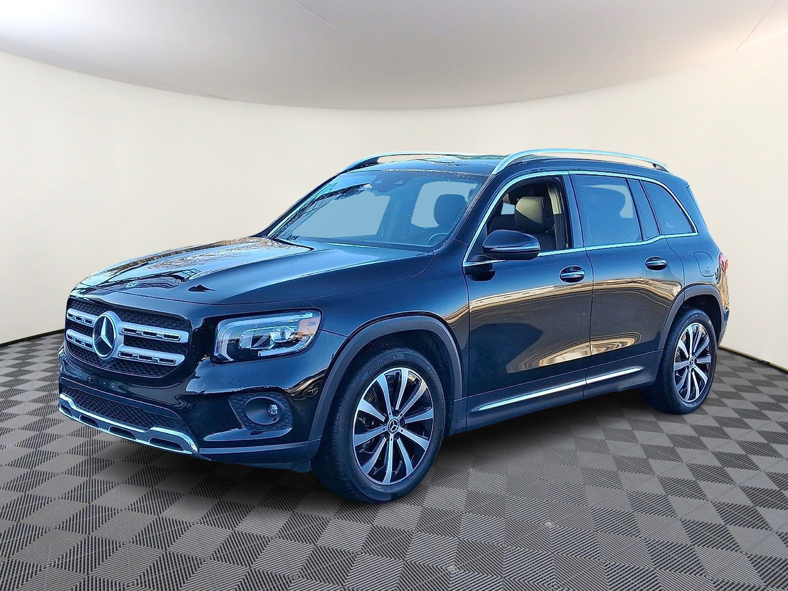 Used 2022 Mercedes-Benz GLB 250 4MATIC image 1