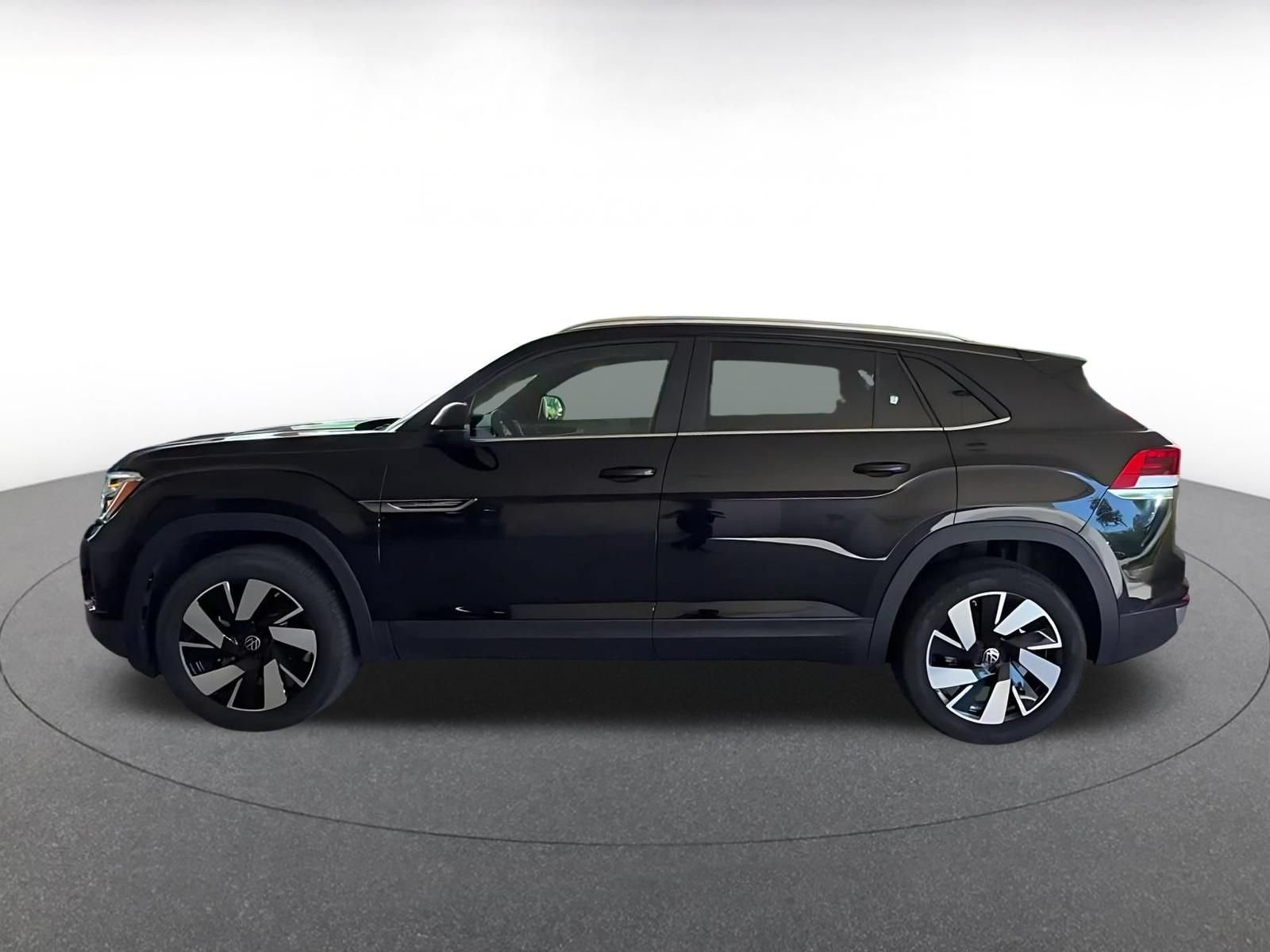 Used 2026 Volkswagen Atlas Cross Sport SE FWD image 7