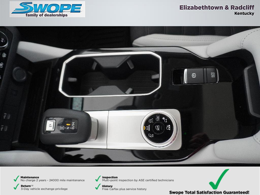 New 2025 Mitsubishi Outlander SE image 28