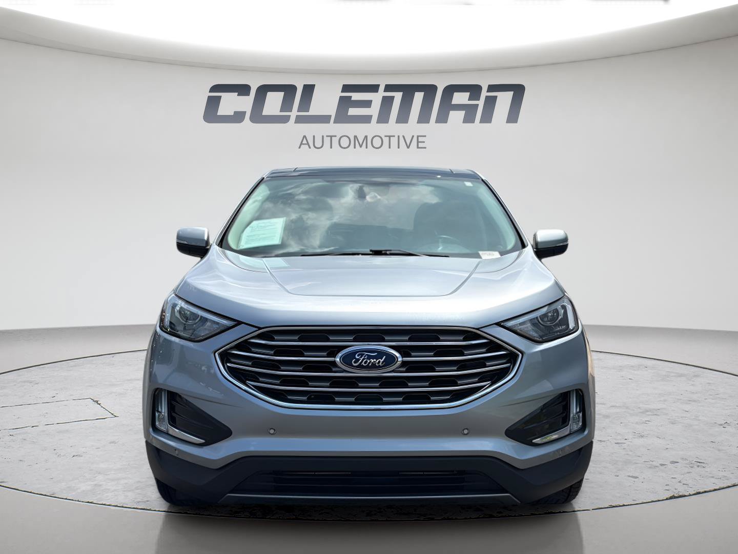 Used 2023 Ford Edge Titanium w/ Class II Trailer Tow Package AWD/4WD image 2
