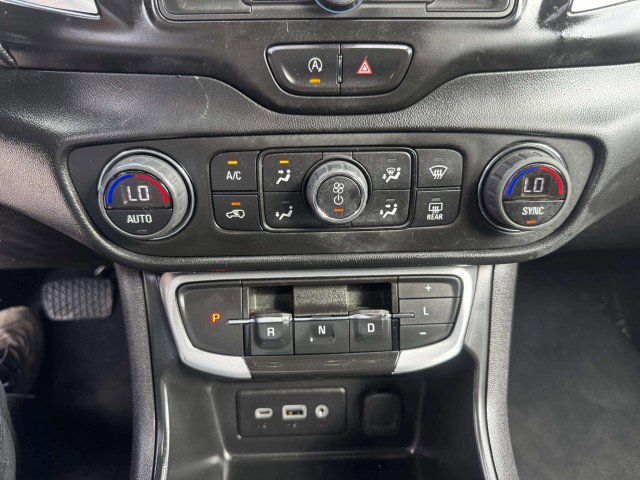 Used 2023 GMC Terrain SLE w/ Driver Convenience Package image 31