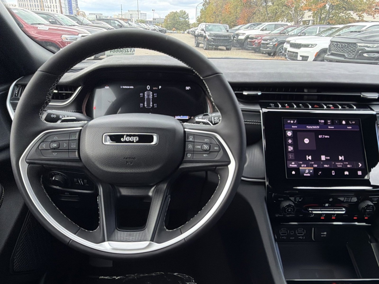 New 2025 Jeep Grand Cherokee Laredo image 16