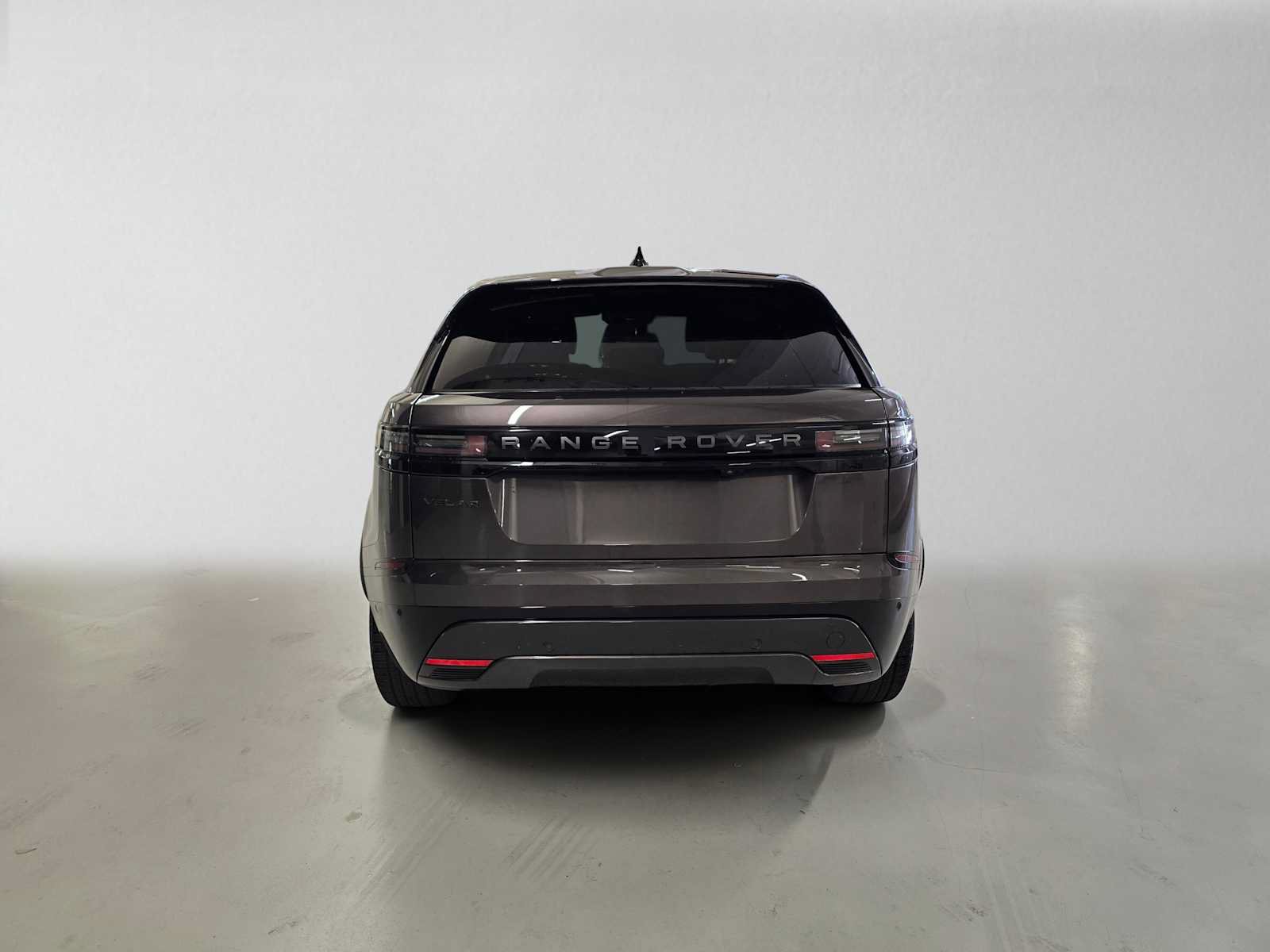 Used 2026 Land Rover Range Rover Velar Dynamic SE AWD/4WD image 4