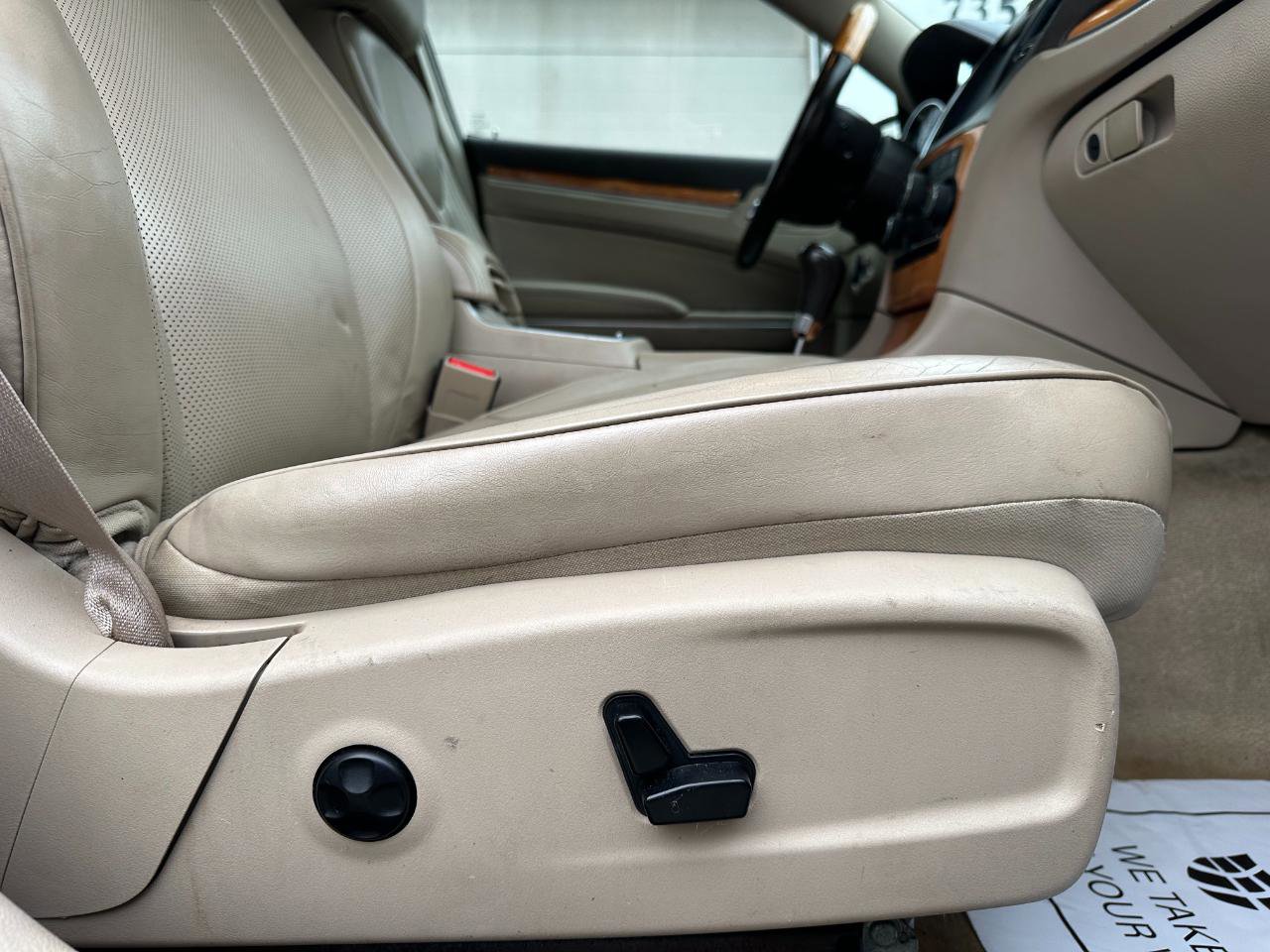 Used 2014 Chrysler 300 C image 47