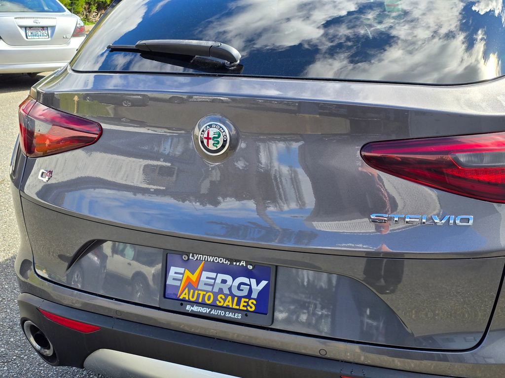 Used 2018 Alfa Romeo Stelvio Ti Sport image 16