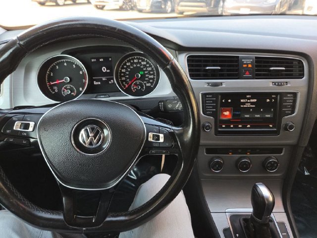 Used 2016 Volkswagen Golf S FWD image 27