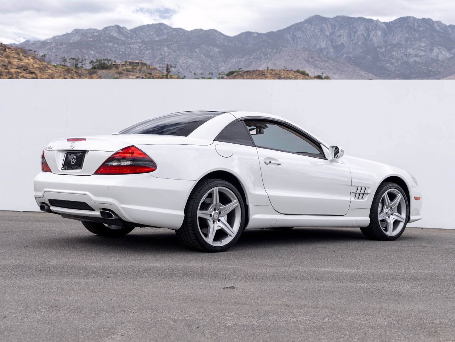 Used 2011 Mercedes-Benz SL 550 image 7