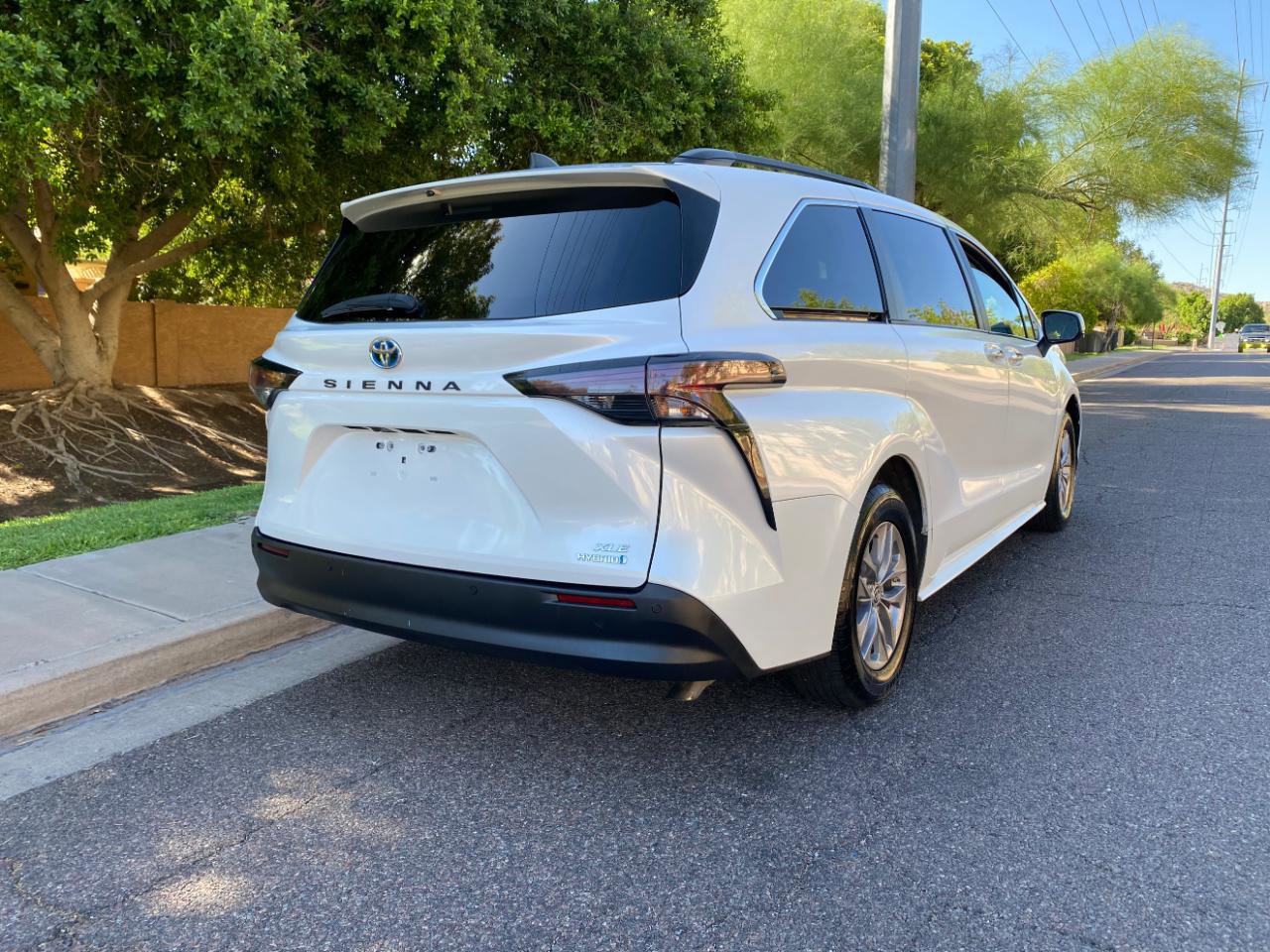Used 2023 Toyota Sienna XLE FWD image 7