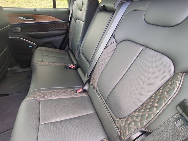 New 2026 Jeep Grand Cherokee Summit w/ Obsidian Package AWD/4WD image 28