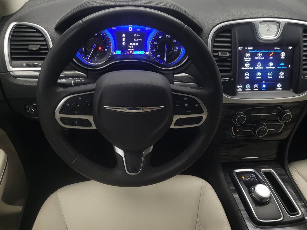 Used 2022 Chrysler 300 Touring image 22