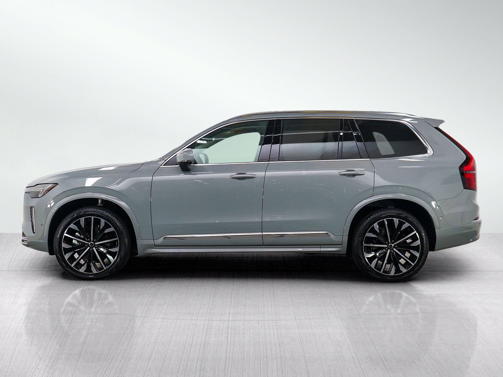 Used 2026 Volvo XC90 B6 Plus AWD/4WD image 2