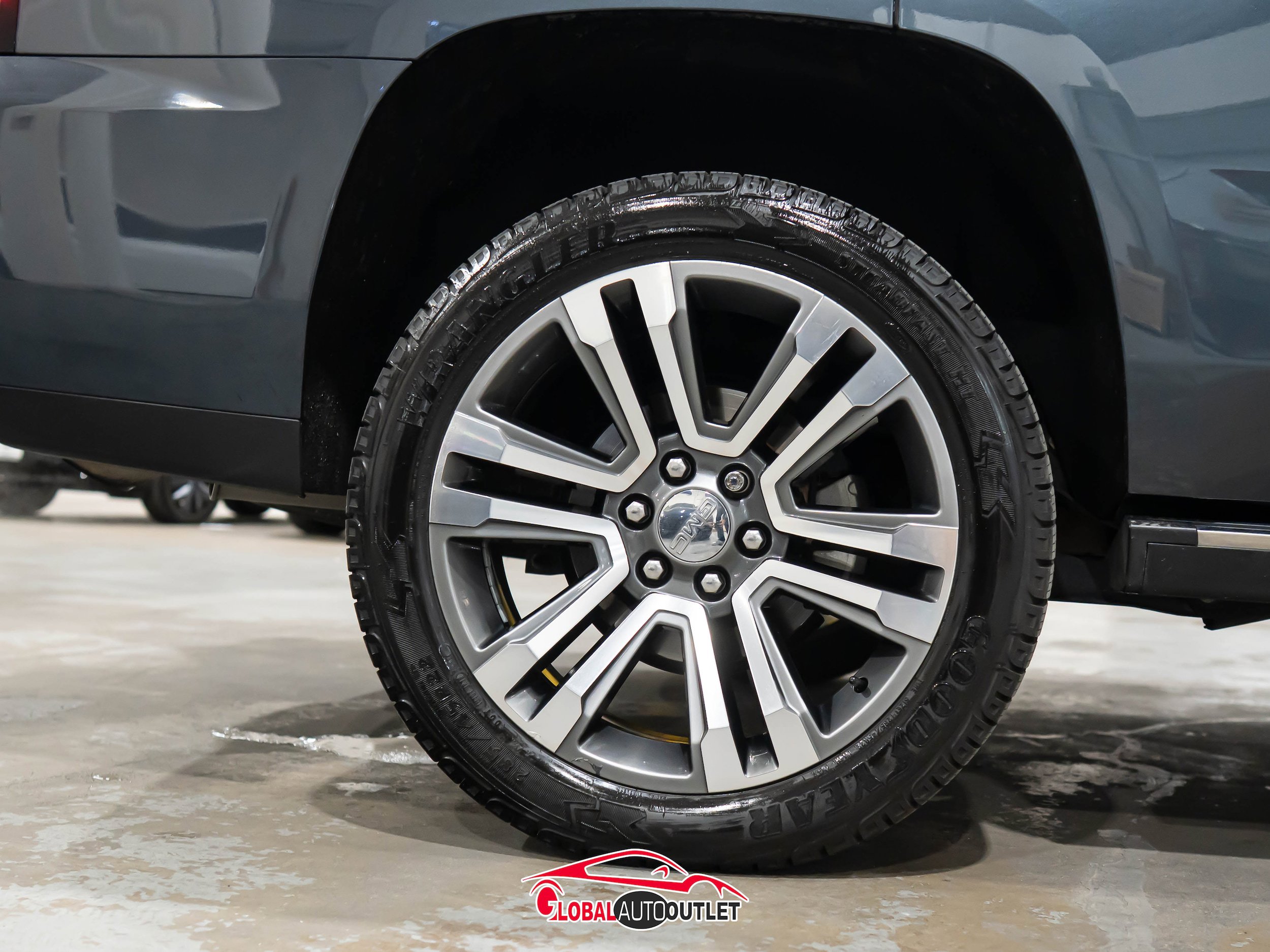 Used 2019 GMC Yukon Denali w/ Denali Ultimate Package AWD/4WD image 11