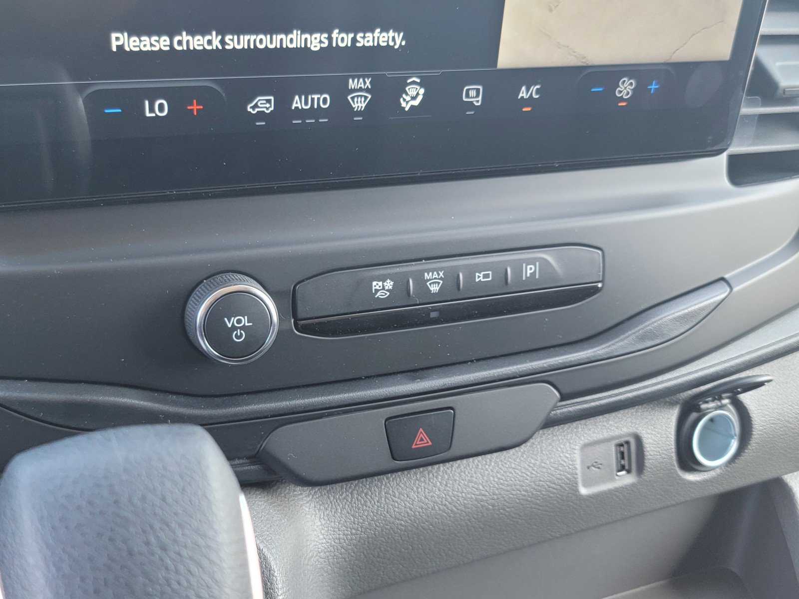 New 2026 Ford Transit 250 148 Medium Roof w/ Load Area Protection Package image 20