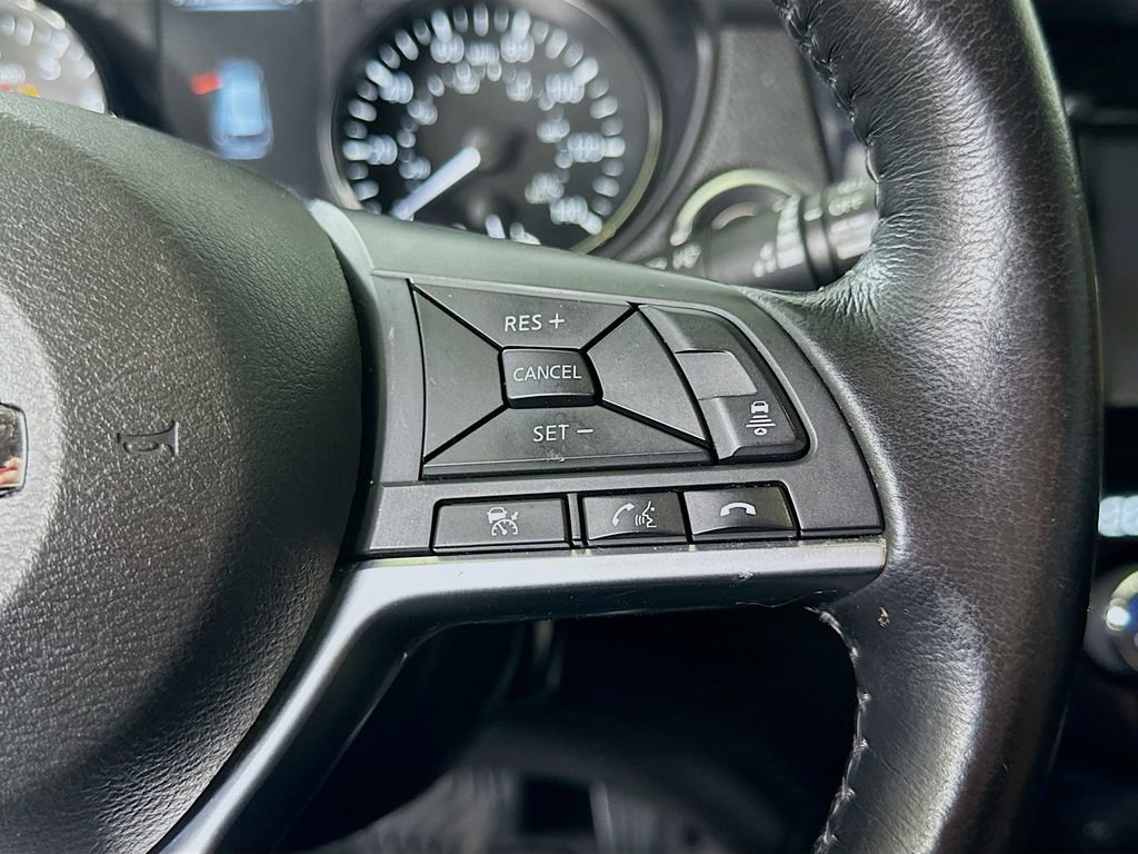 Used 2017 Nissan Rogue SL w/ SL Premium Package image 23