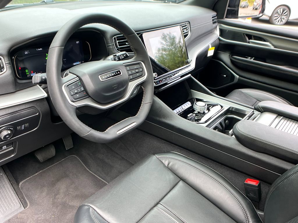 Used 2025 Jeep Wagoneer 4WD w/ Premium Group I image 10