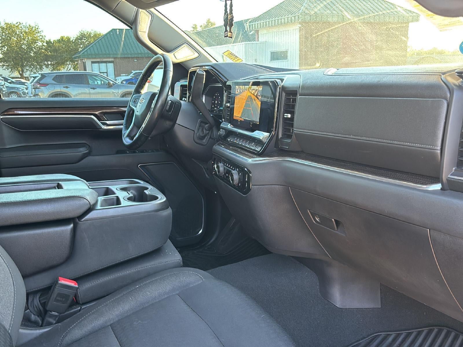 Used 2023 Chevrolet Silverado 1500 LT AWD/4WD image 25