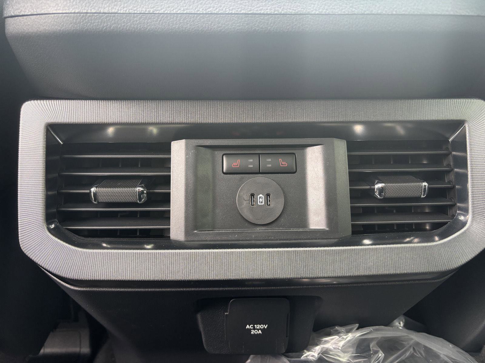 New 2025 Ford F350 Platinum image 21