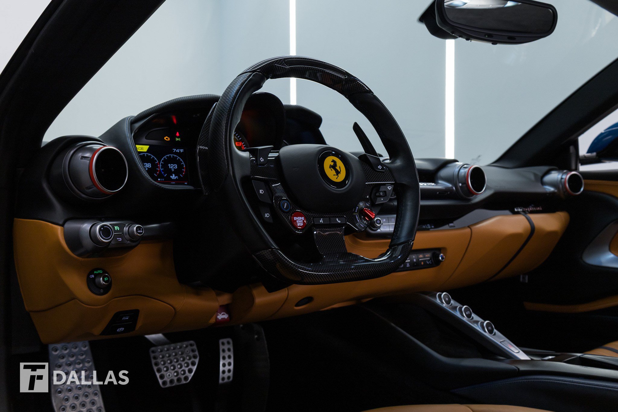 Used 2018 Ferrari 812 Superfast RWD image 36