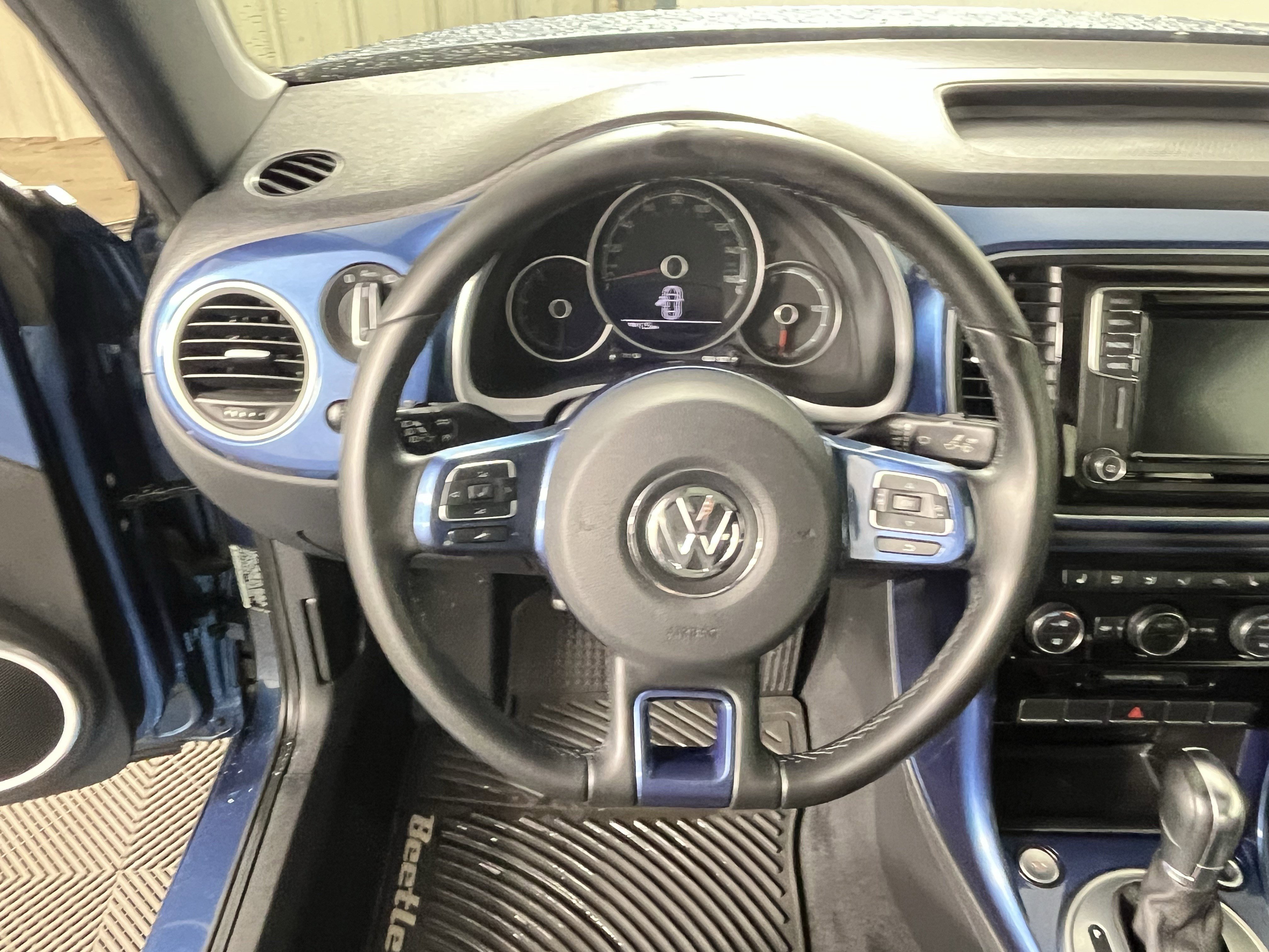 Used 2019 Volkswagen Beetle 2.0T SE image 12