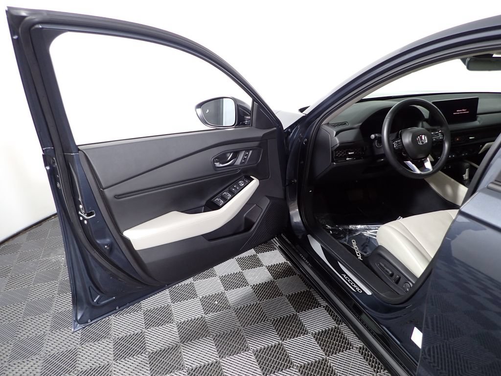 Used 2024 Honda Accord Touring image 24