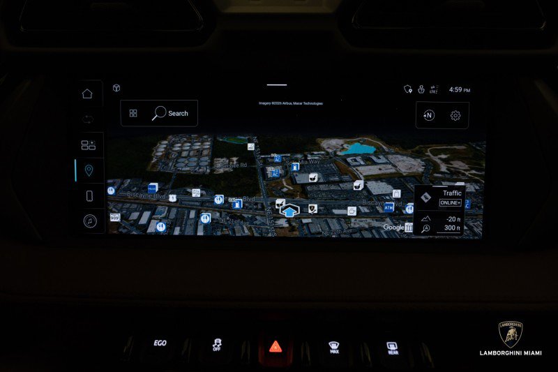 Used 2025 Lamborghini Urus SE image 50